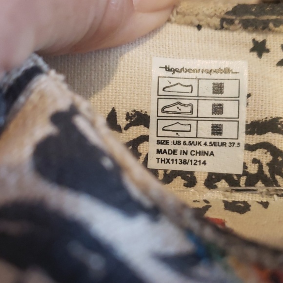 Tigerbear Republic canvas tan and black slip ons - Picture 8 of 8